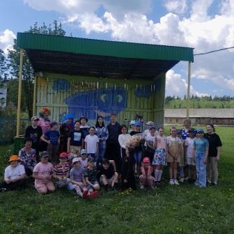 Концертная игровая программа "Детство - это смех и радость" Концертная игровая программа "Детство - это смех и радость"